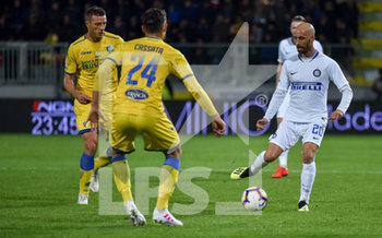2019-04-14 - Borja Valero pressato da Ciofani e Cassata - FROSINONE VS INTER 1-3 - ITALIAN SERIE A - SOCCER